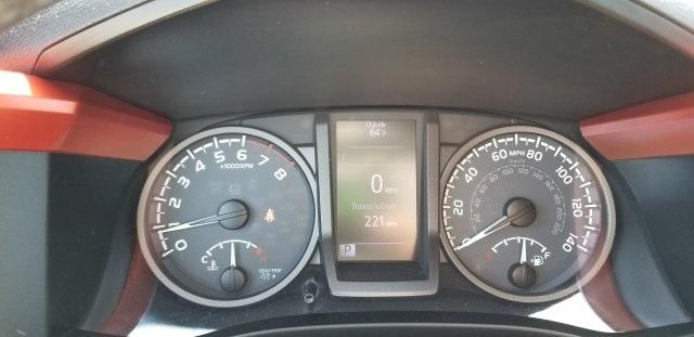 8988-toyota-tacoma-2016-