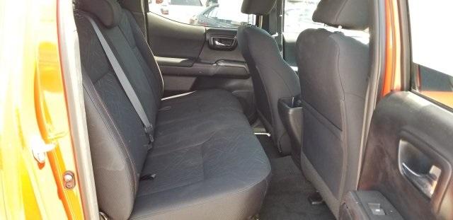 8995-toyota-tacoma-2016-