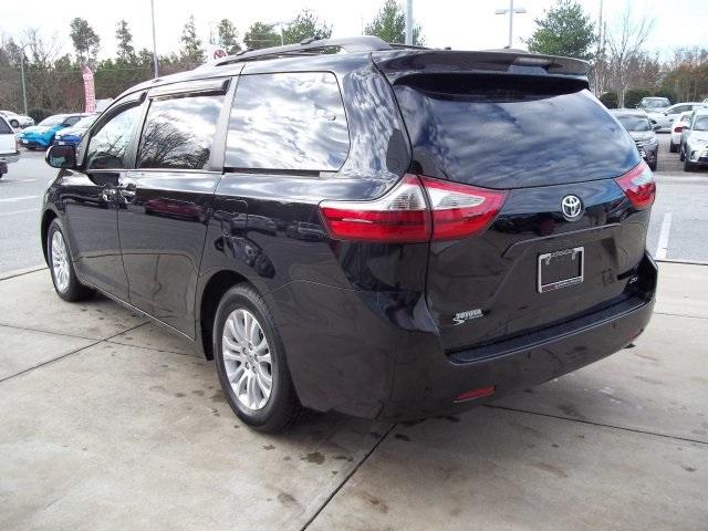 9007-toyota-sienna-2016-5328