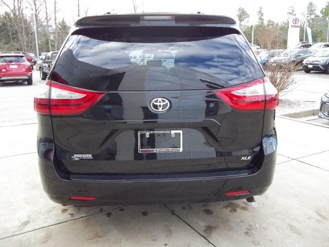 9008-toyota-sienna-2016-5328