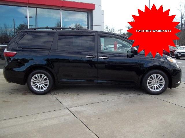 9010-toyota-sienna-2016-5328