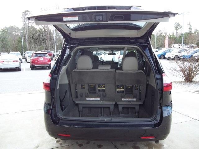 9014-toyota-sienna-2016-5328